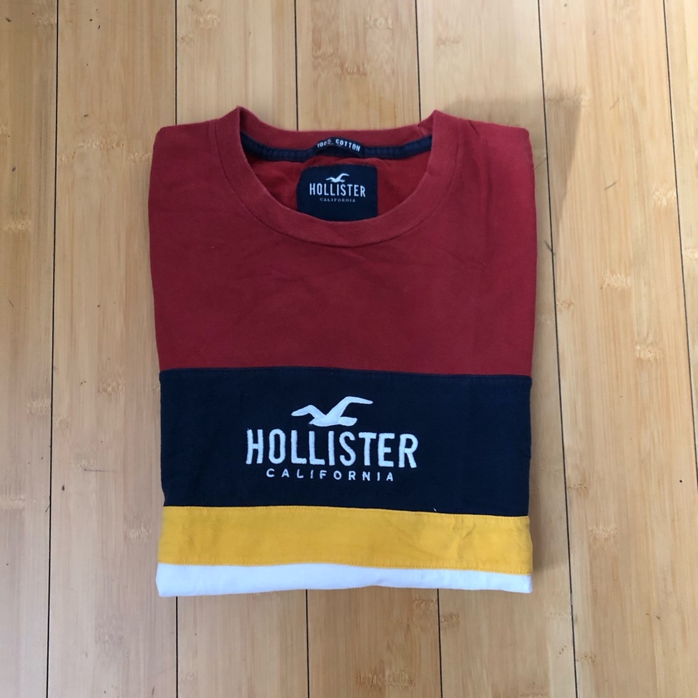 Small Hollister Tshirt